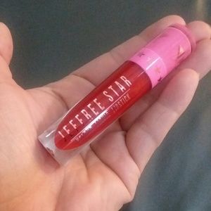 Jeffrey Star velour liquid lipstick